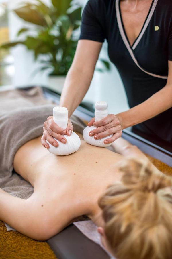 Hotel Faehrhaus Koblenz Esterno foto Thai herbal compress