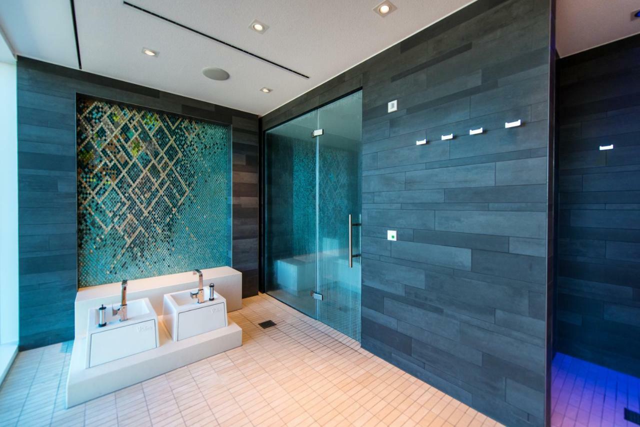 Hotel Faehrhaus Koblenz Esterno foto A shower room