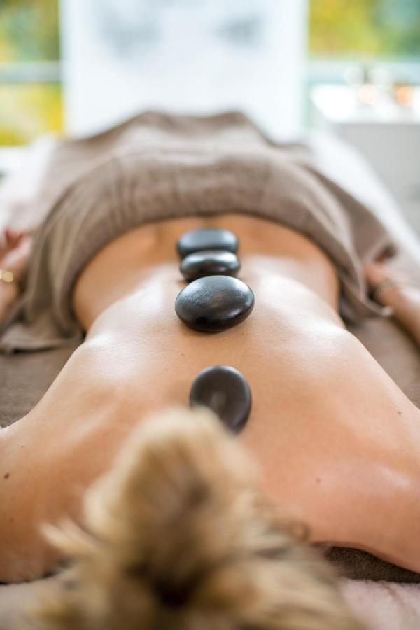 Hotel Faehrhaus Koblenz Esterno foto Hot stone massage